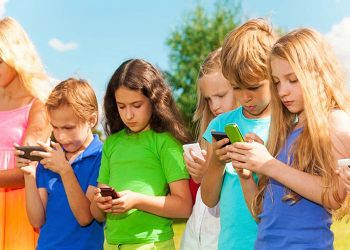 Celular para crianças - Como orientar o seu filho durante o uso?
